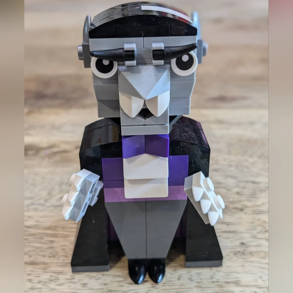 Lego 40203 - Vampire and Bat Complete - Black And Gray